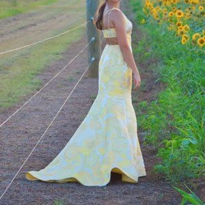 Yellow Sherri Hill Prom Dress Size 6